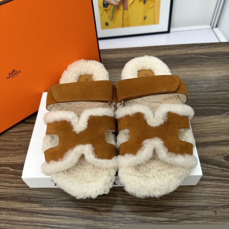 H**mes slippers